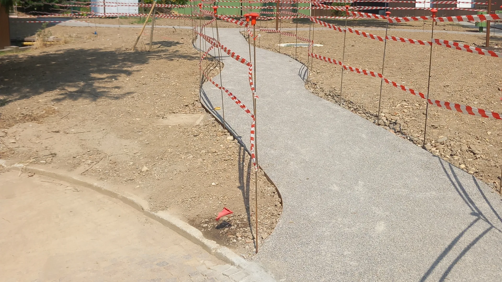 urbanizzazione VIA TOLSTOI MILANO camminamenti calcestre 3